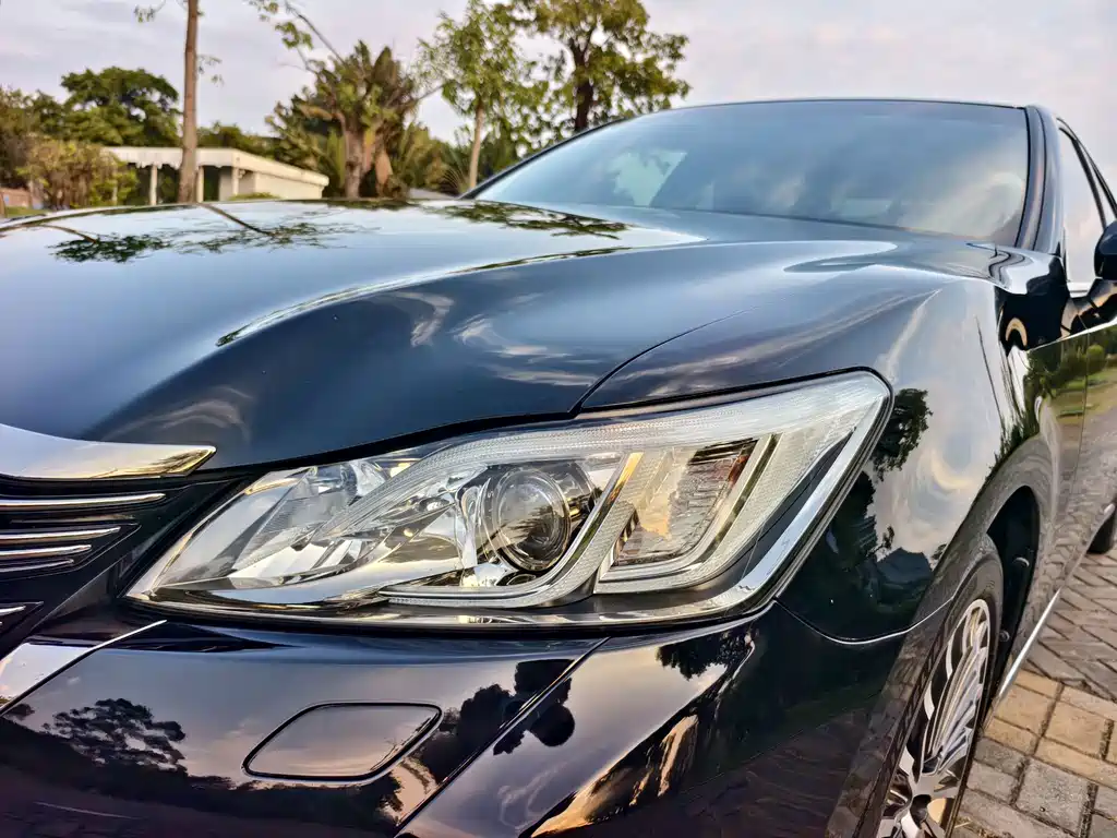 Toyota Crown — миниатюра 15