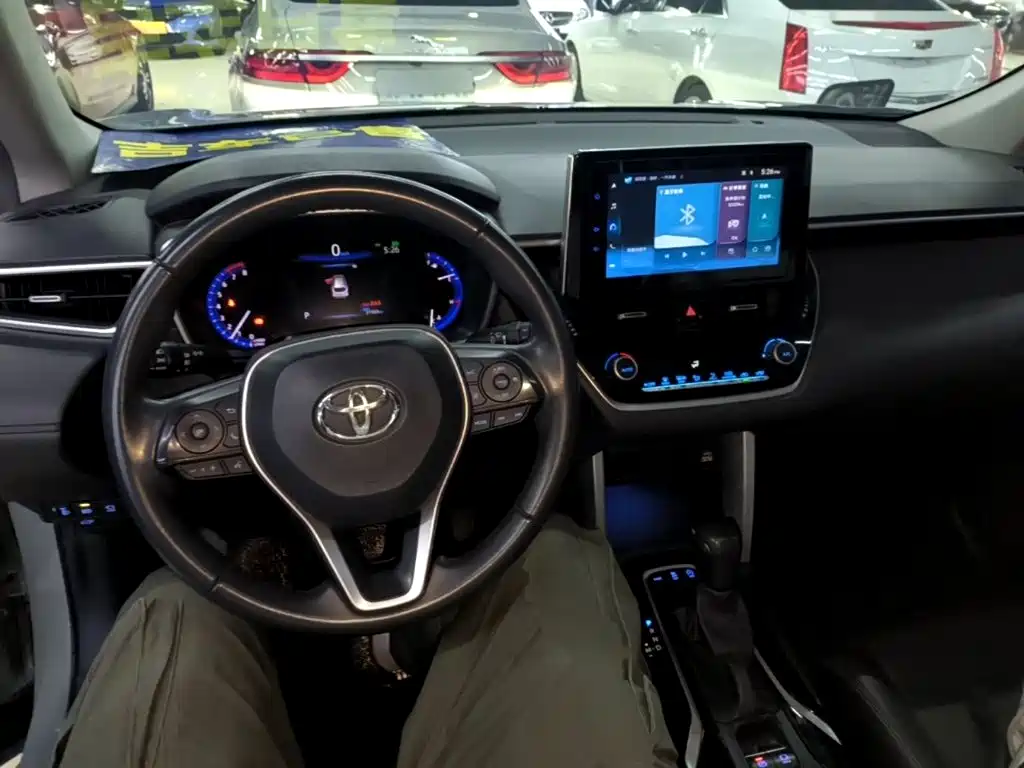 Toyota Corolla Cross — миниатюра 10