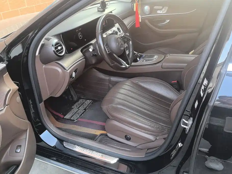 Mercedes-Benz E-Class — миниатюра 9