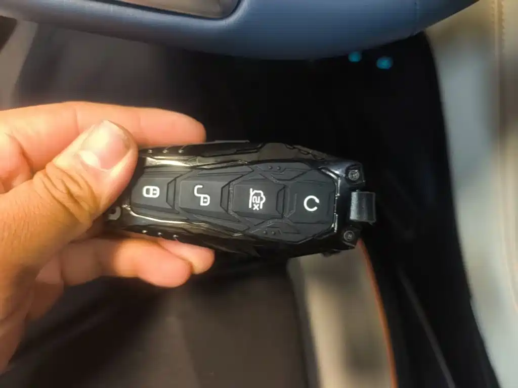BYD PLUS New Energy — миниатюра 9