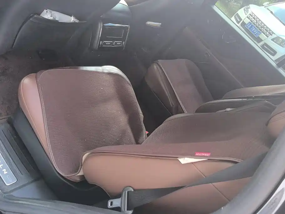 Lincoln Aviator — миниатюра 11