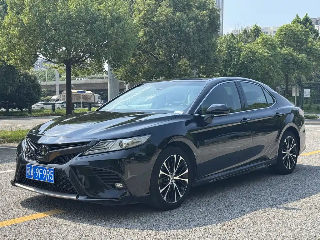 Купить Toyota Camry
