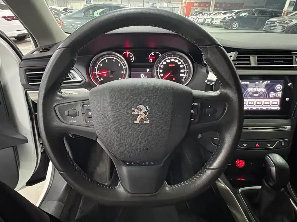 Peugeot 408 — миниатюра 12