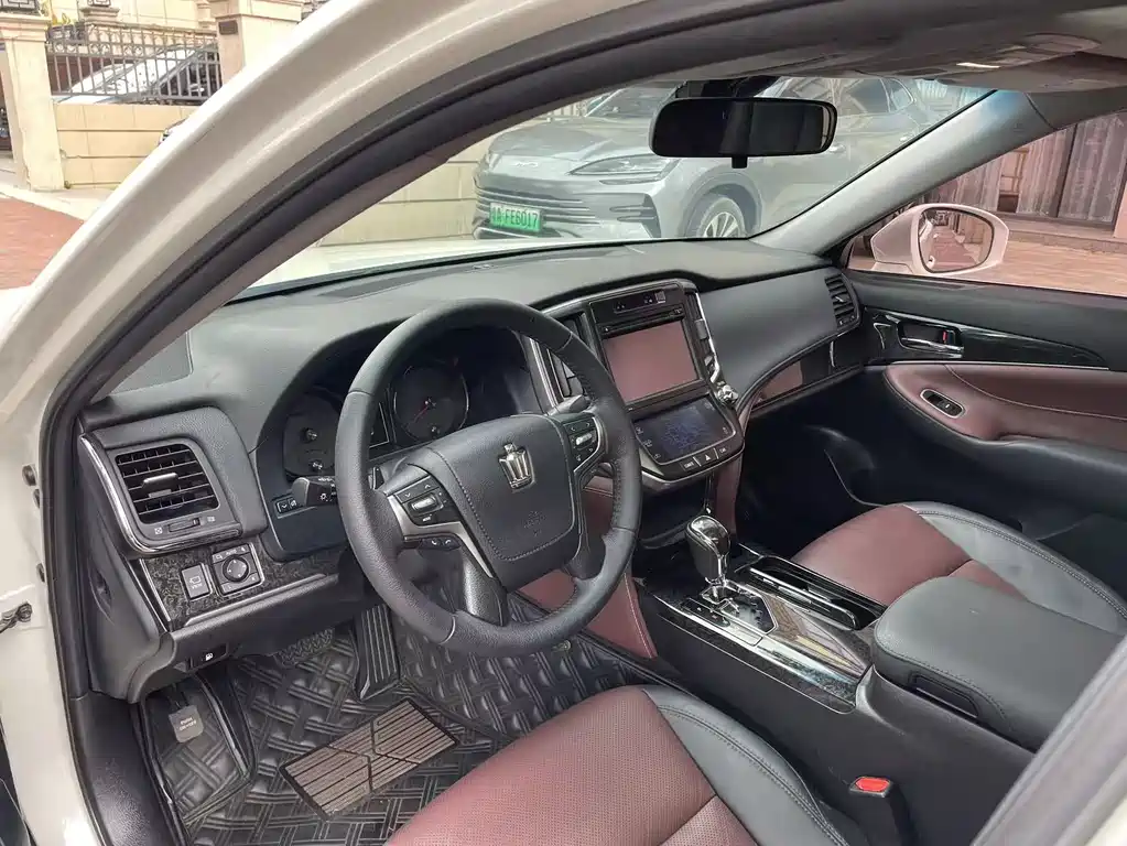 Toyota Crown 2018 2.0T Sport