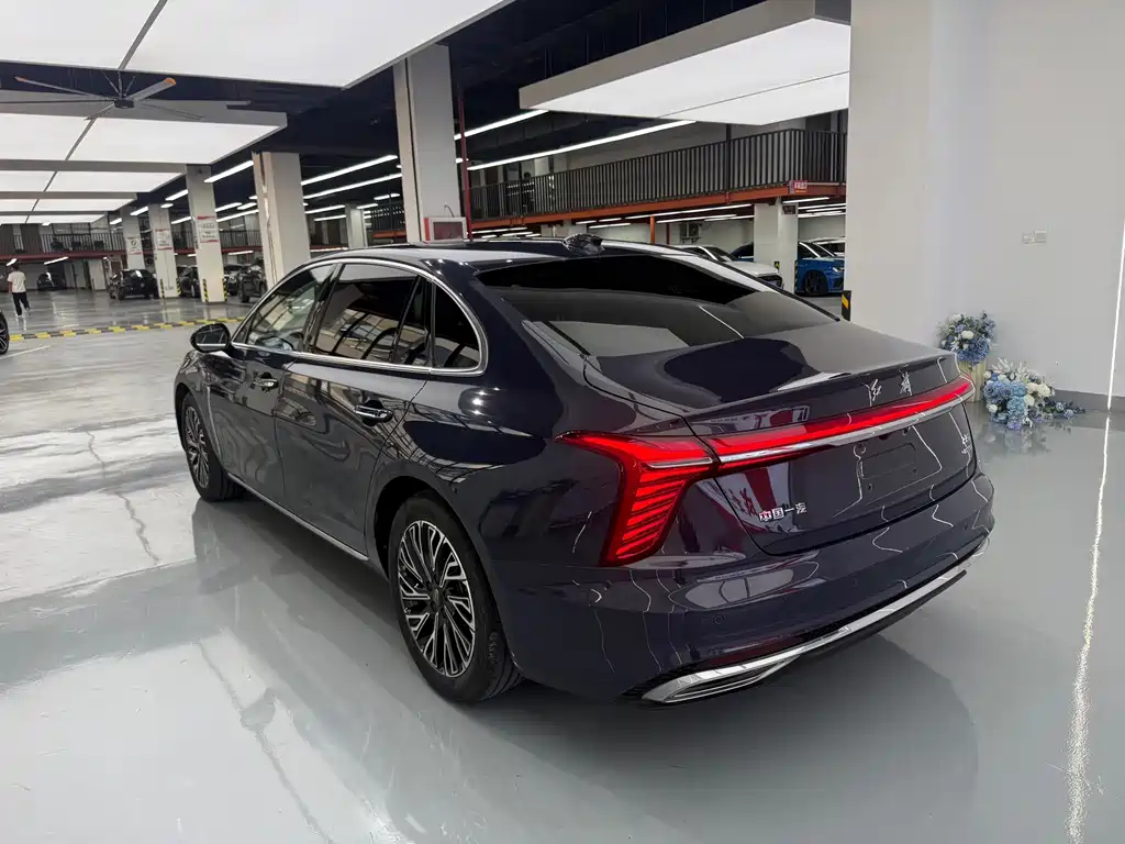 Hongqi Hongqi H5 — миниатюра 15