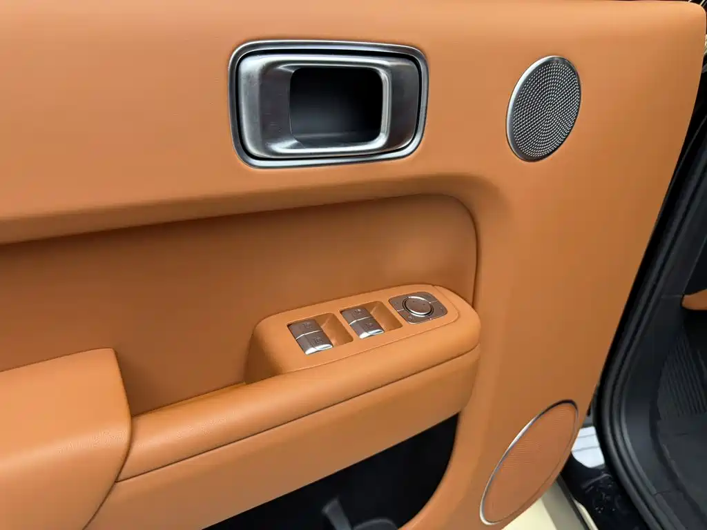 Li Auto Li L8 — миниатюра 12