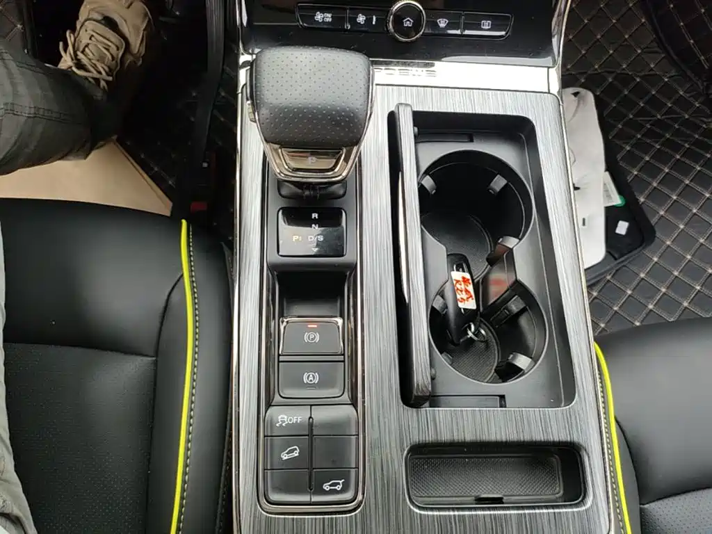 Roewe RX5 — миниатюра 14