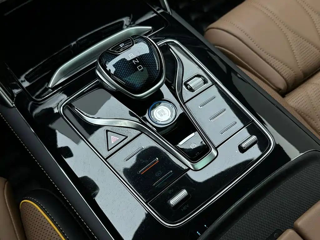 BYD Tang New Energy — миниатюра 17