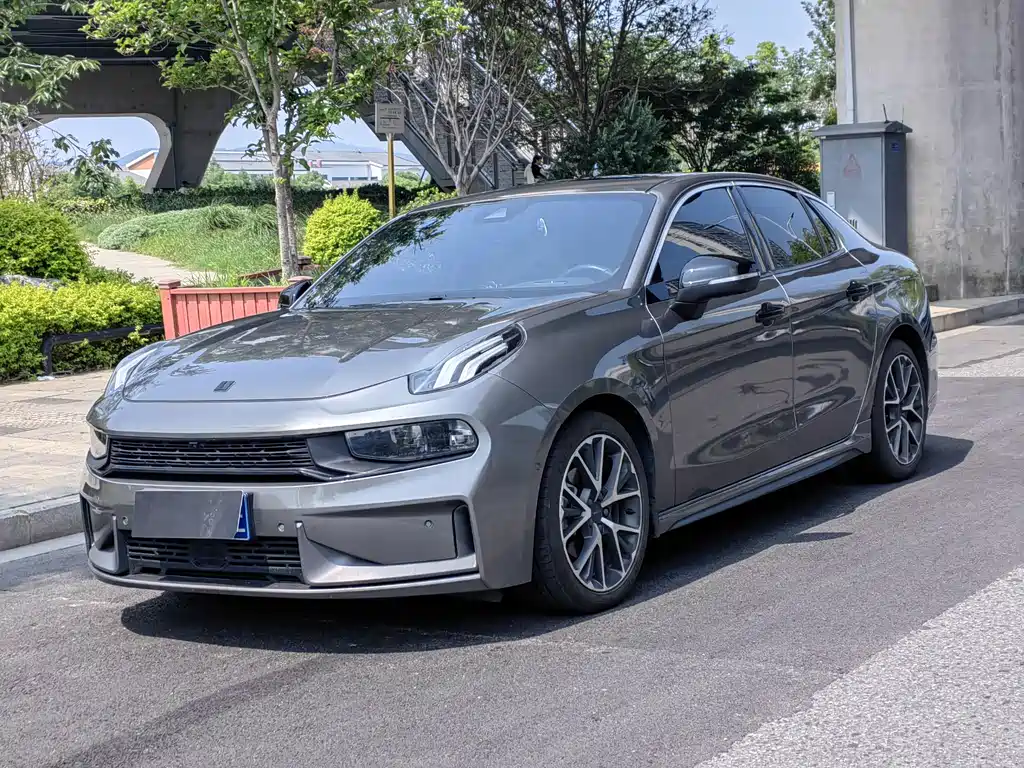 Купить Lynk & Co 03
