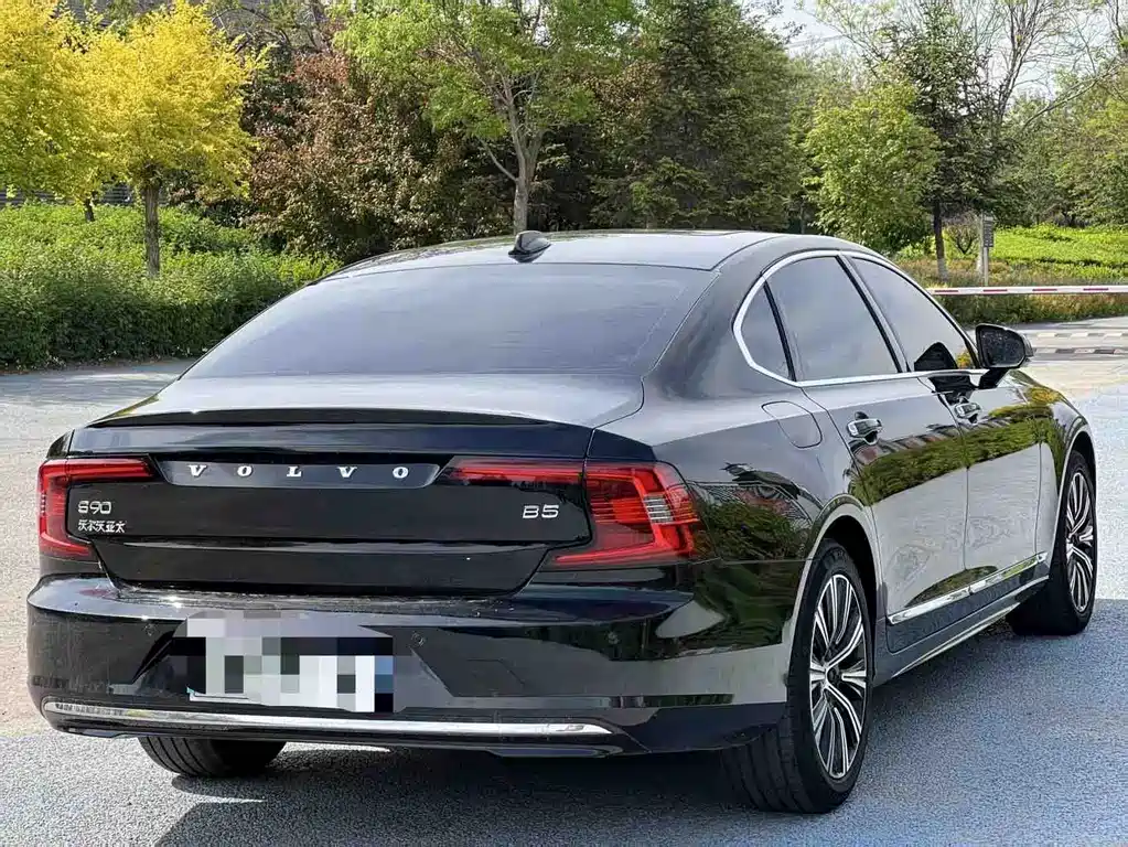 Volvo S90 — миниатюра 2