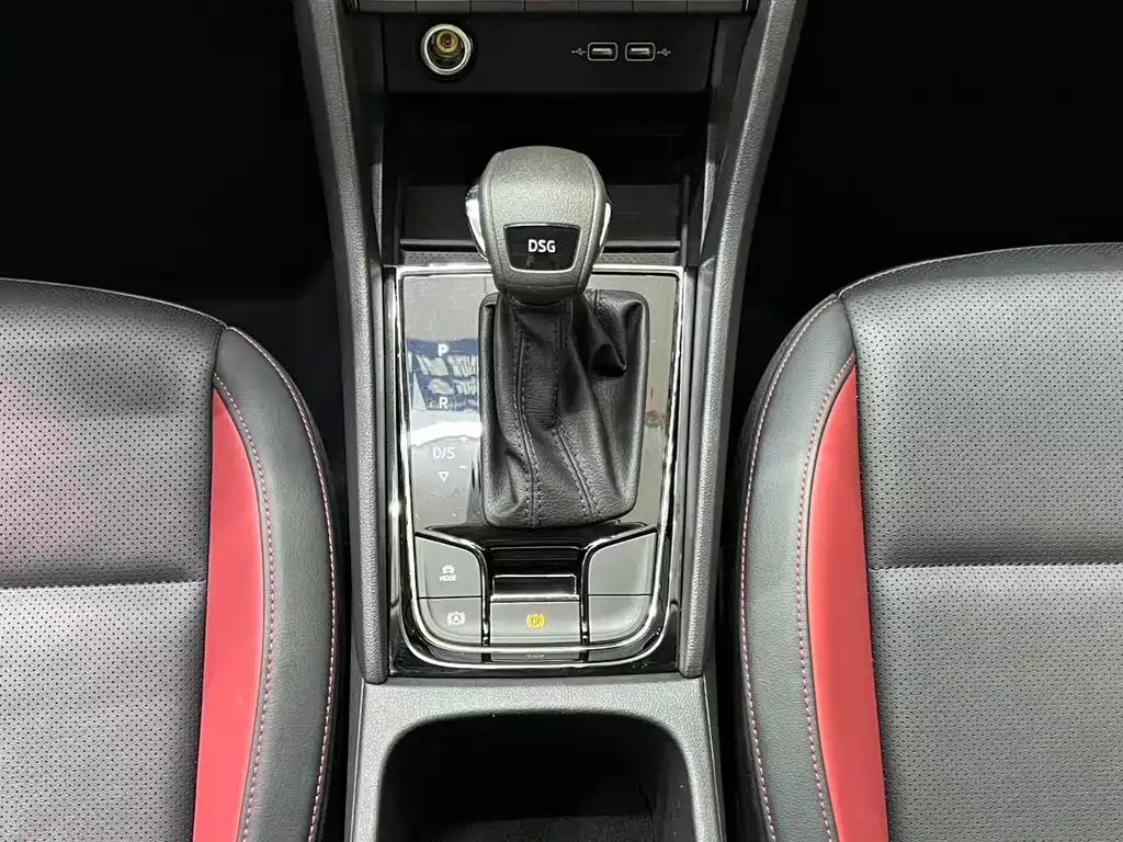 Skoda Karoq TSI280 Luxury Enjoy Edition, фото 12