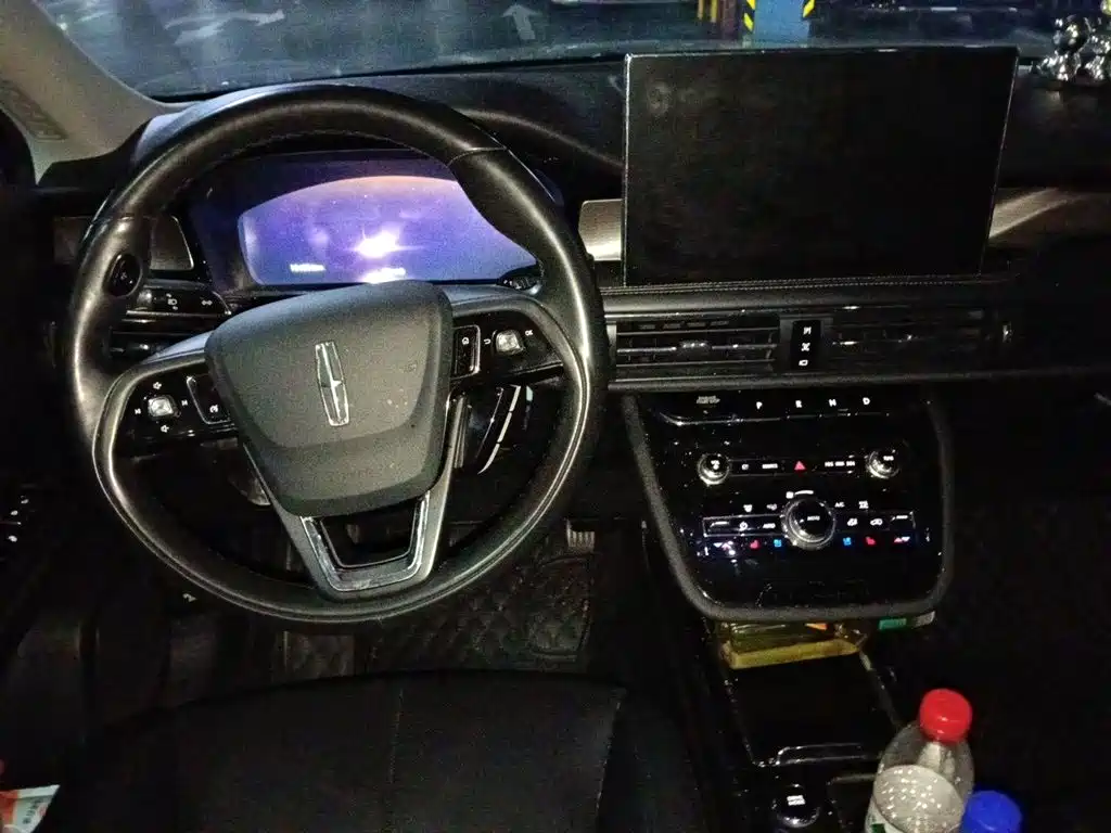 Lincoln Corsair — миниатюра 5