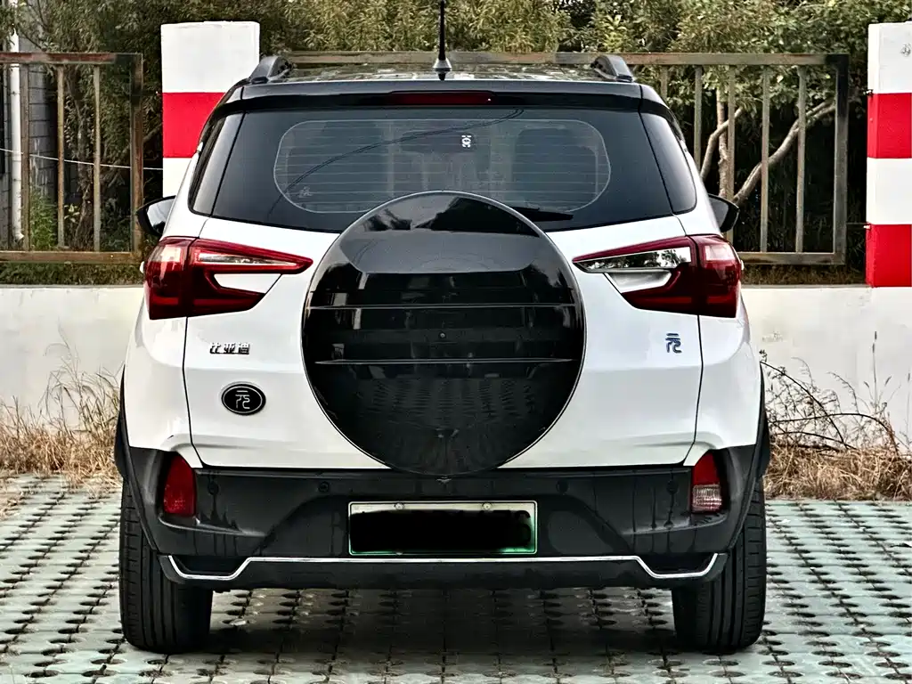 BYD Yuan EV — миниатюра 5
