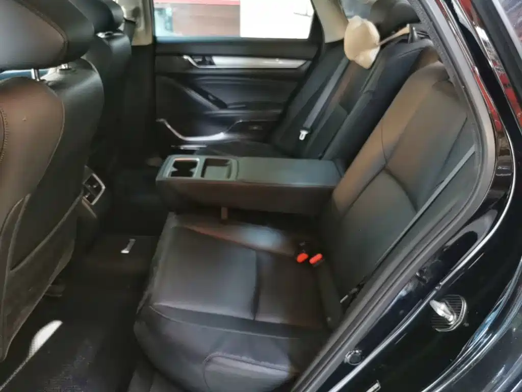 Honda Accord — миниатюра 17