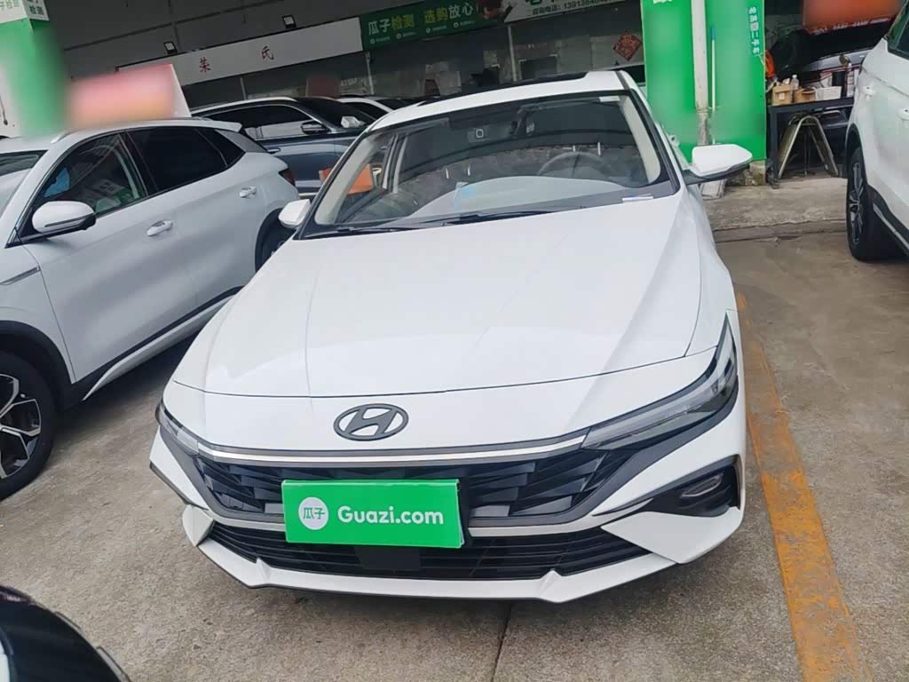 Hyundai Elantra 1.5 л 2024 г. Белый, пробег 9100 км