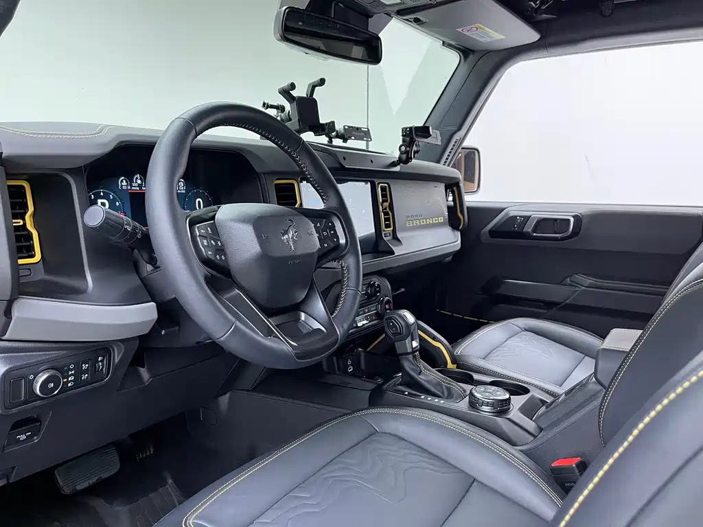 Ford Bronco — миниатюра 4