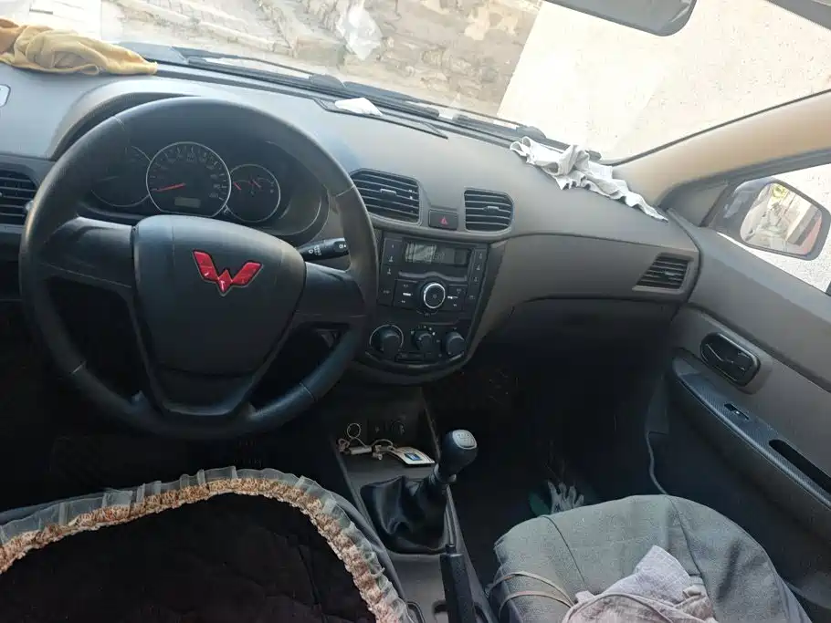 Wuling Hongguang — миниатюра 12