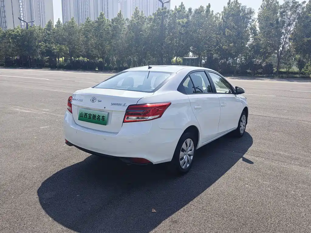 Toyota Yaris L — миниатюра 6