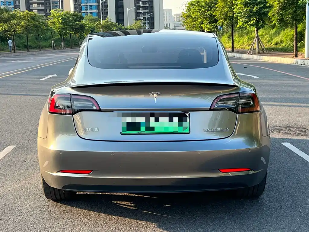 Tesla Model 3 — миниатюра 13