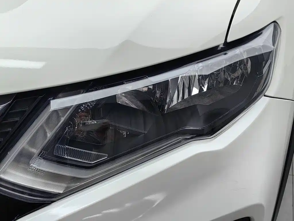 Nissan X-Trail — миниатюра 7
