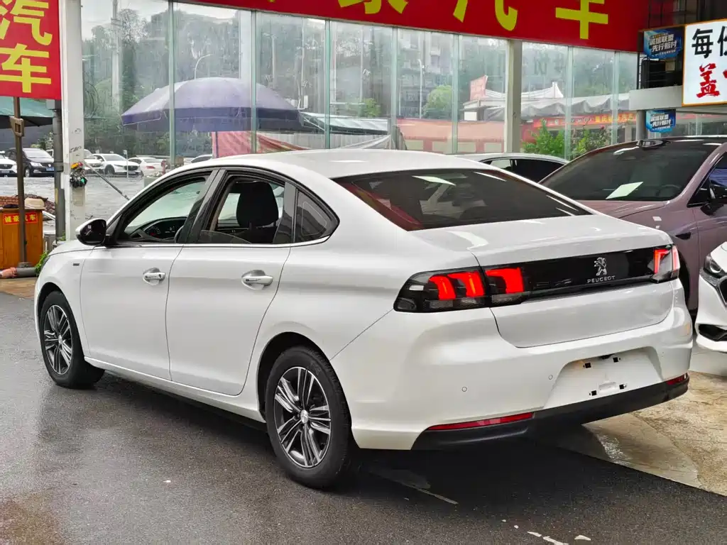 Peugeot 308 — миниатюра 10