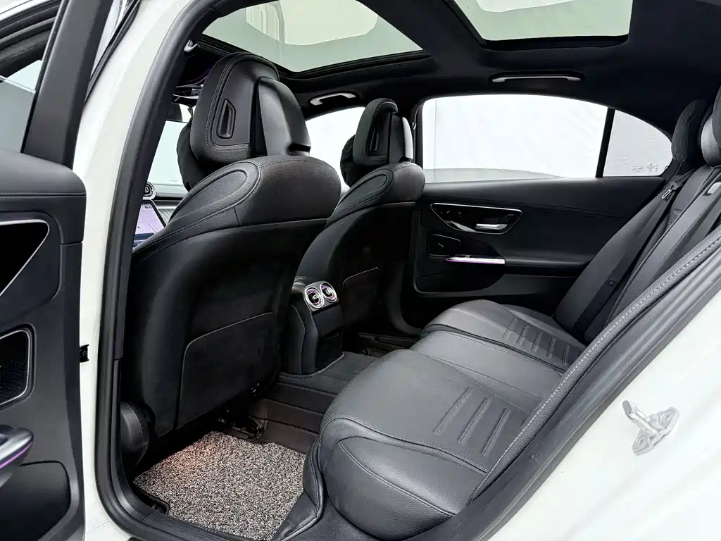 Mercedes-Benz C-Class — миниатюра 10