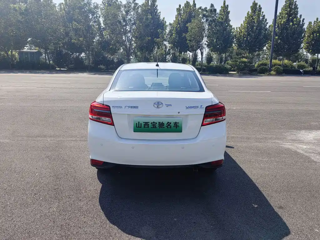 Toyota Yaris L — миниатюра 4