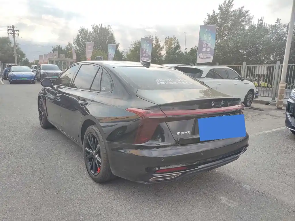 Hongqi Hongqi H5 — миниатюра 6