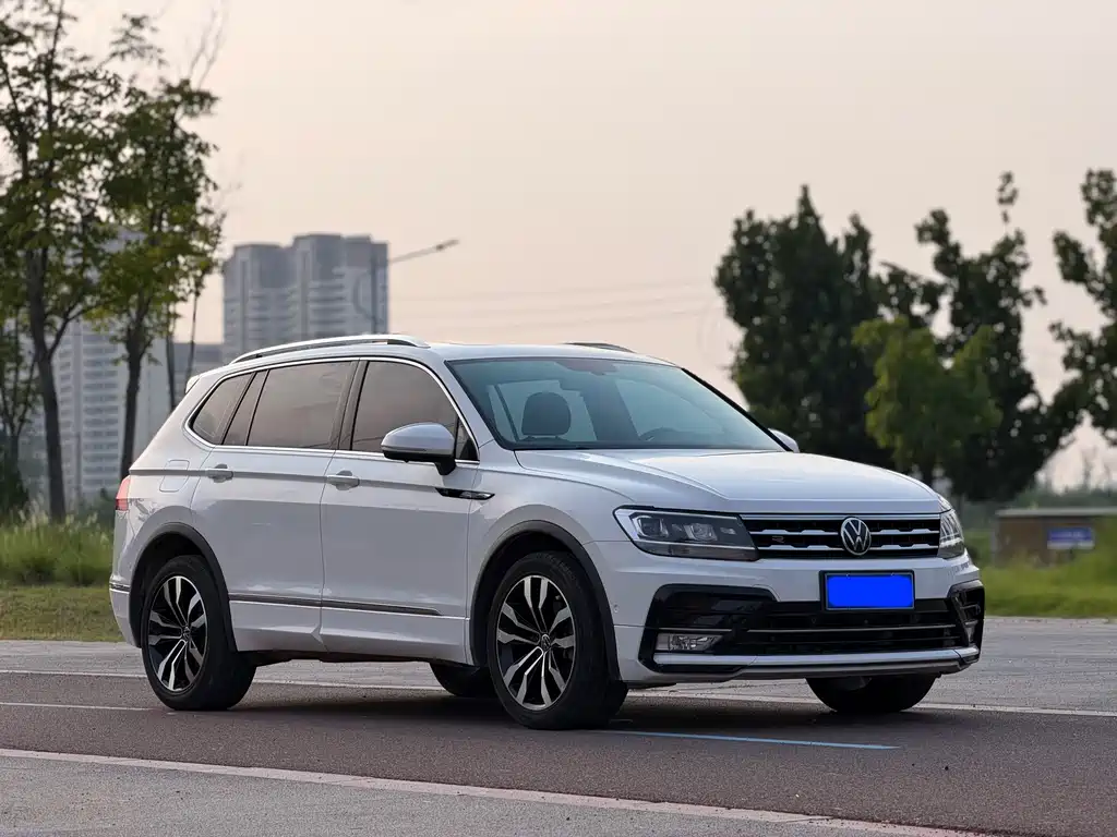 Volkswagen Tiguan L — миниатюра 3