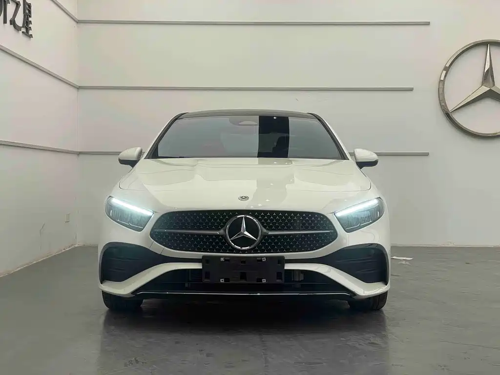 Mercedes-Benz A-Class A 2024 A 200 L Fashion