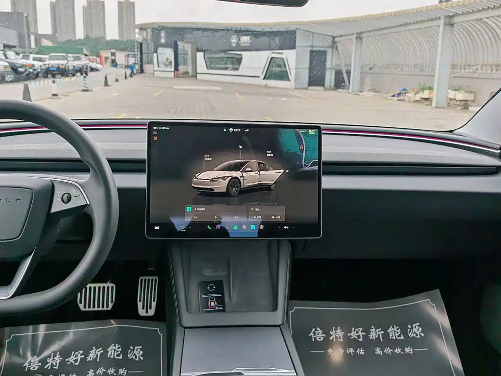 Tesla Model 3 — миниатюра 18