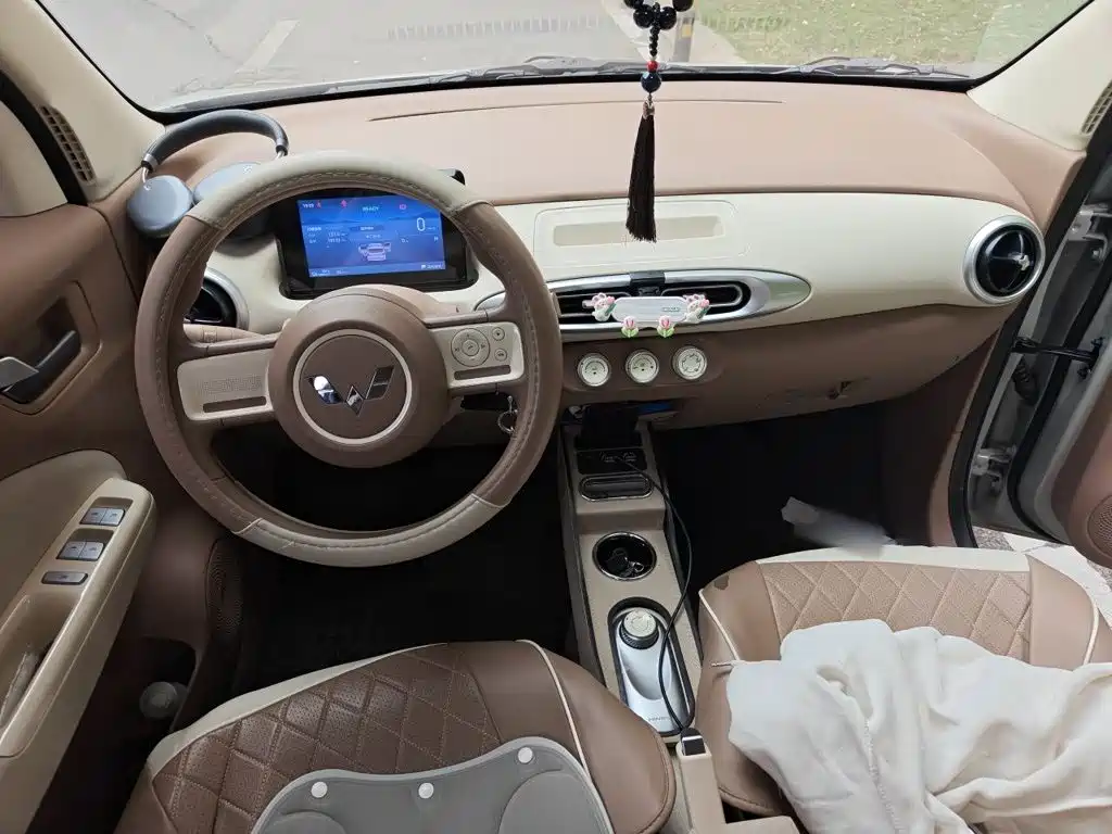 Wuling MINIEV — миниатюра 10