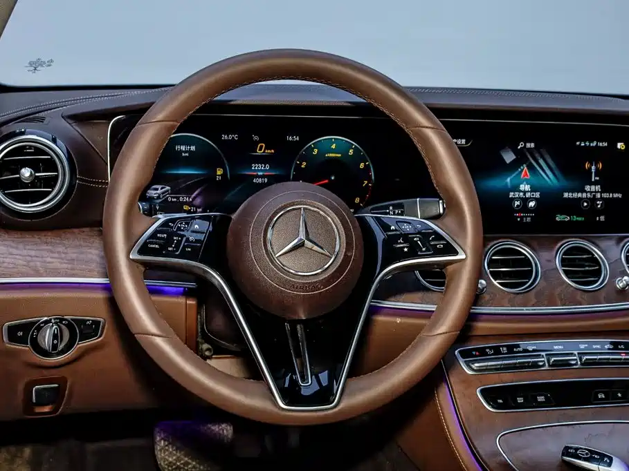 Mercedes-Benz E-Class — миниатюра 21