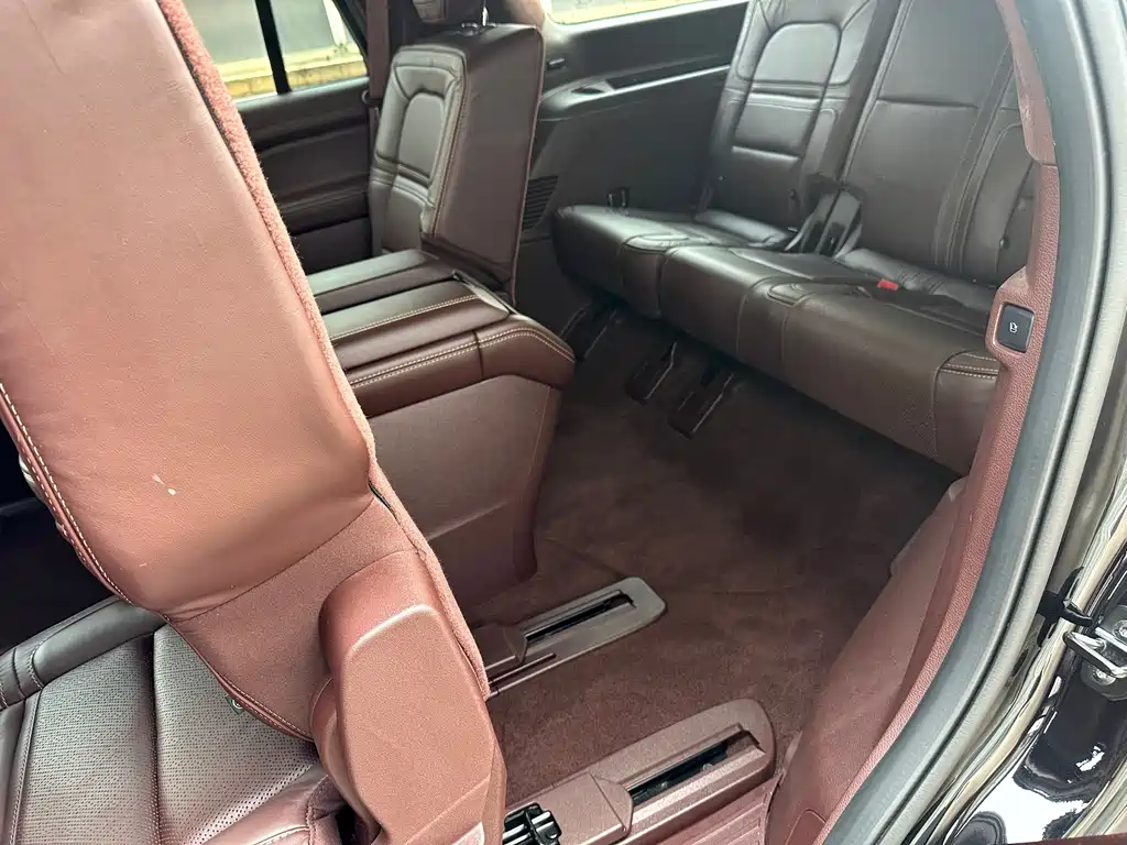 Lincoln Navigator — миниатюра 13
