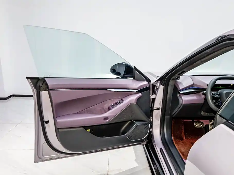 XPeng P7 — миниатюра 8