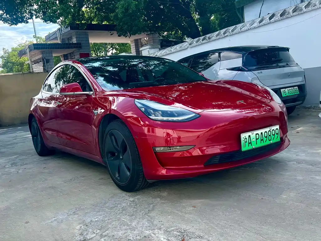 Tesla Model 3 — миниатюра 3