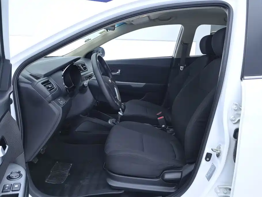 Kia K2 2015 1.4L MT GLS
