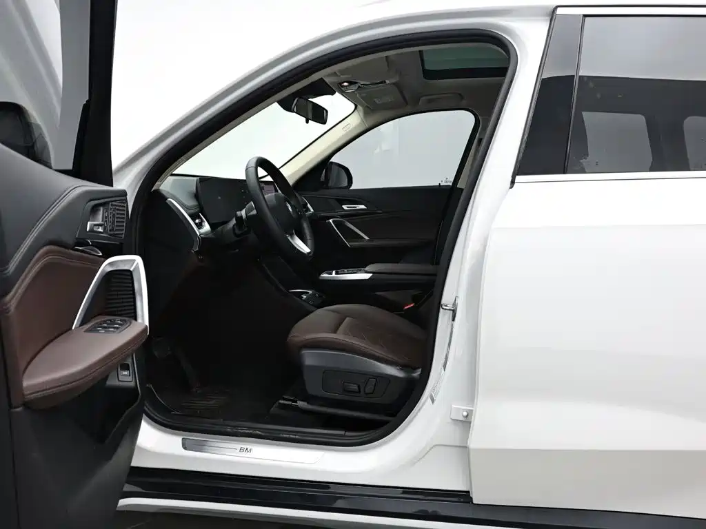 BMW X1 — миниатюра 10