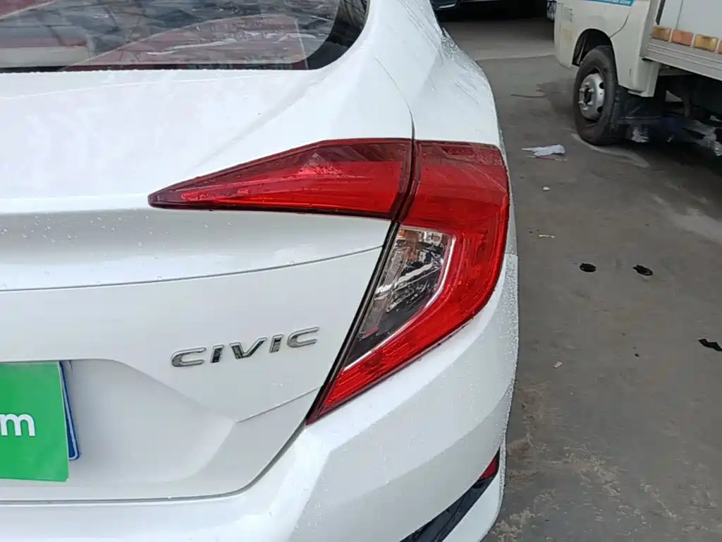 Honda Civic — миниатюра 8