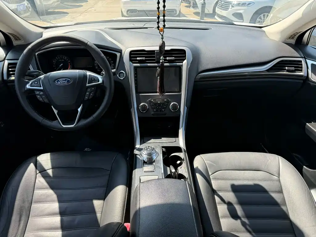 Ford Mondeo — миниатюра 6