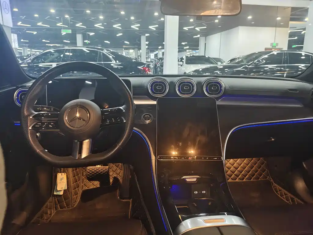 Mercedes-Benz C-Class — миниатюра 13