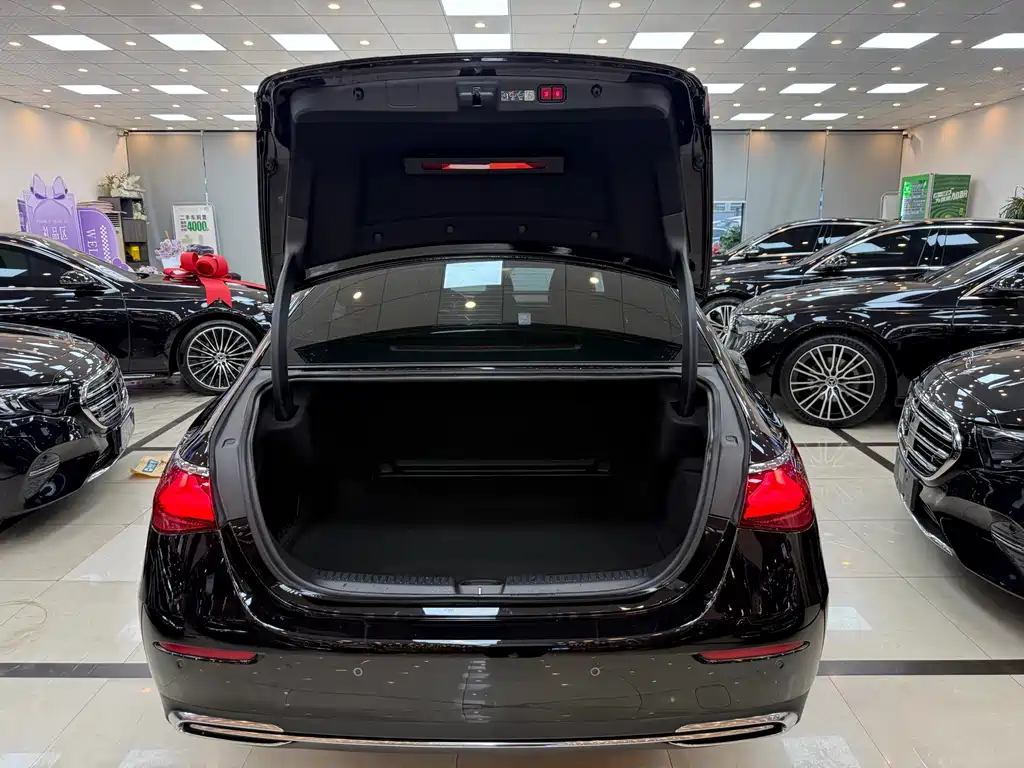 Mercedes-Benz E-Class — миниатюра 23
