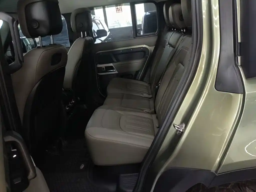 Land Rover Defender — миниатюра 17