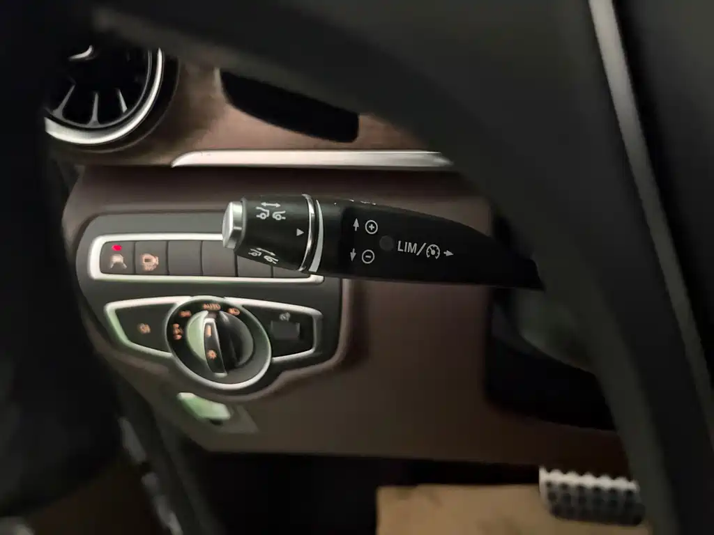 Mercedes-Benz V-Class — миниатюра 21