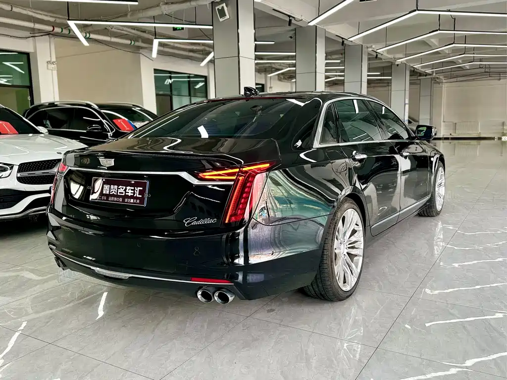 CADILLAC CT6