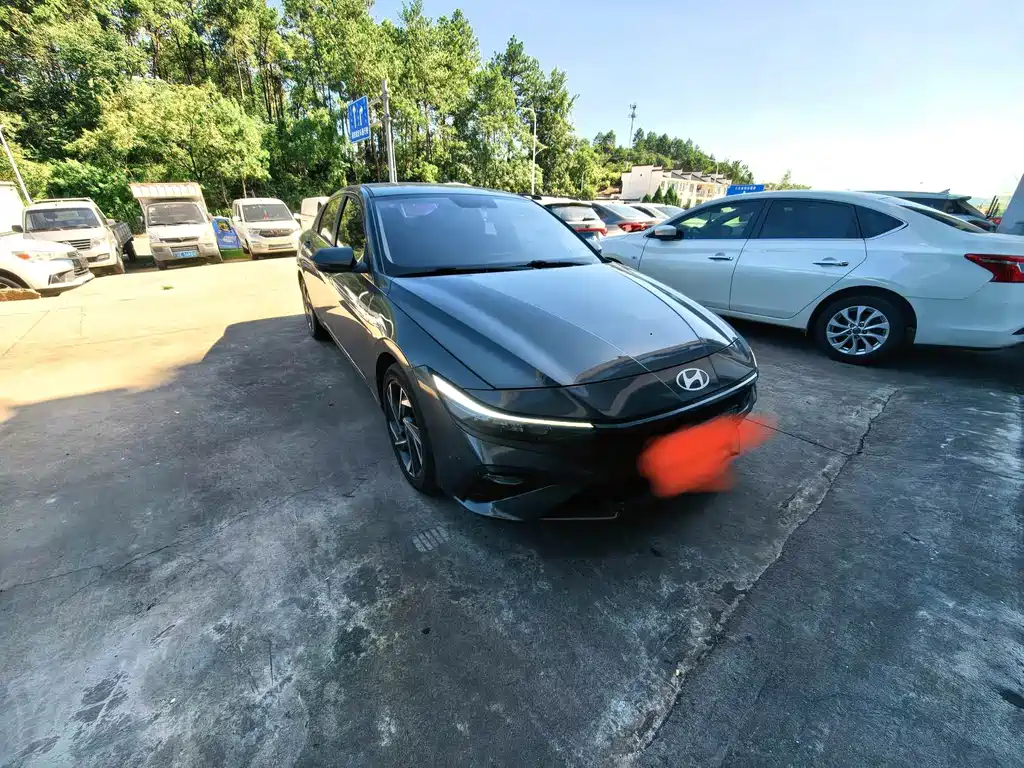 Hyundai Elantra — миниатюра 6