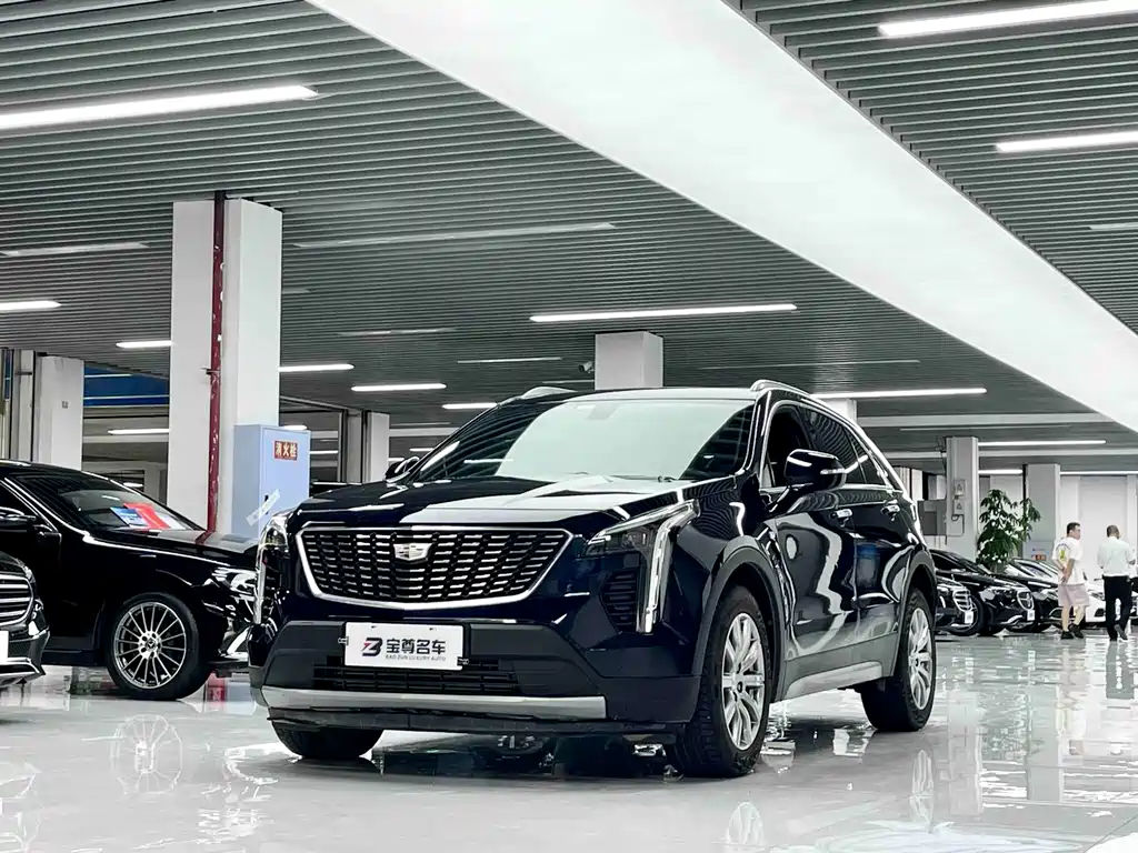 Купить Cadillac XT4