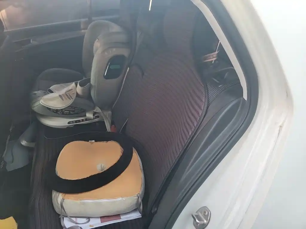 Volkswagen Golf — миниатюра 18