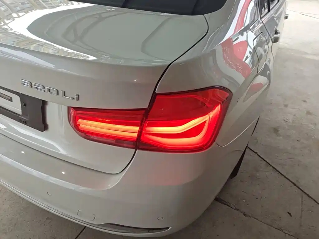BMW 3 Series — миниатюра 8
