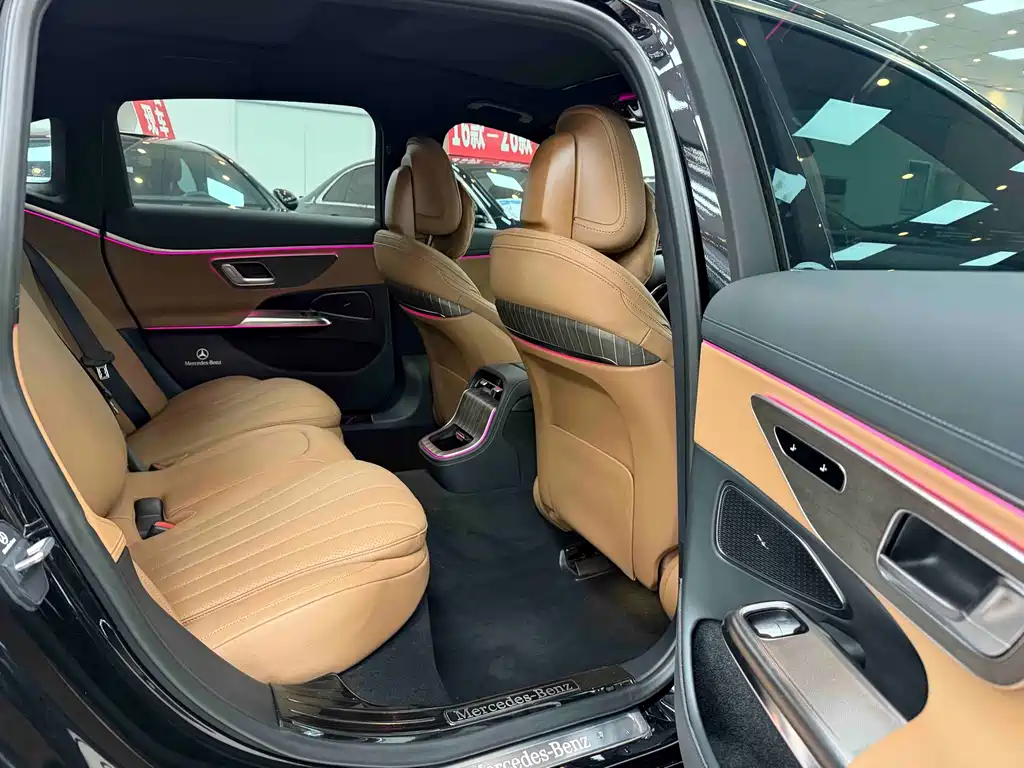 Mercedes-Benz E-Class — миниатюра 14